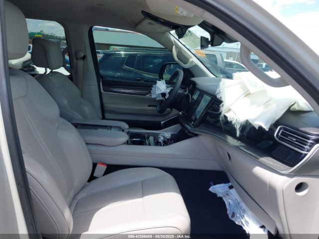 2022 JEEP WAGONEER 1C4SJVDT9NS137506 Photo 4