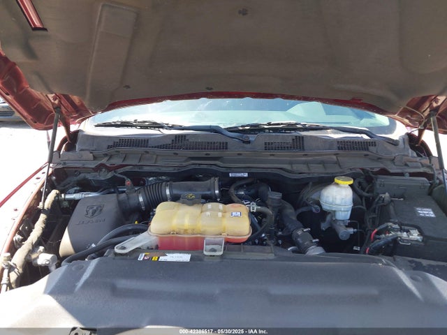 1C6RR7NM7JS351731 RAM 1500 Laramie  4x4 5'7 Box
