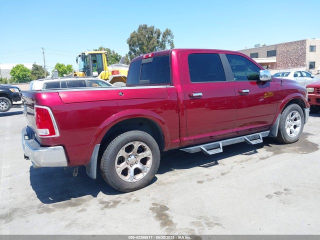 1C6RR7NM7JS351731 RAM 1500 Laramie  4x4 5'7 Box