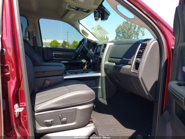 1C6RR7NM7JS351731 RAM 1500 Laramie  4x4 5'7 Box