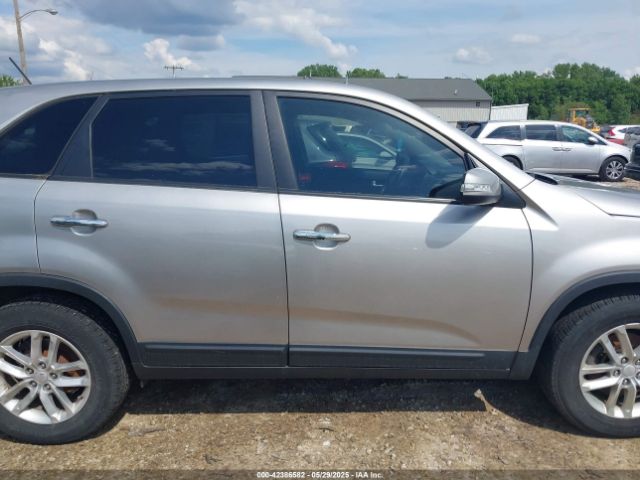 5XYKT3A63FG661836 KIA SORENTO LX