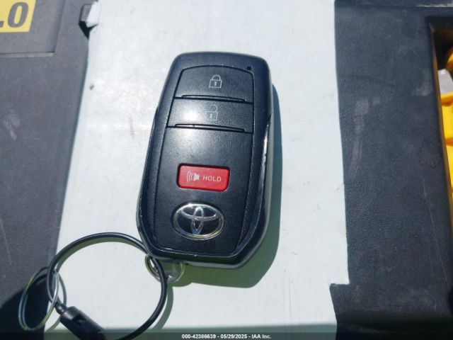 7MUEAAAG6PV052816 Toyota Corolla Cross Xle