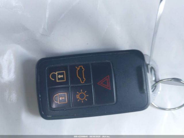 2016 VOLVO XC60 YV440MDK2G2836800 Photo 10