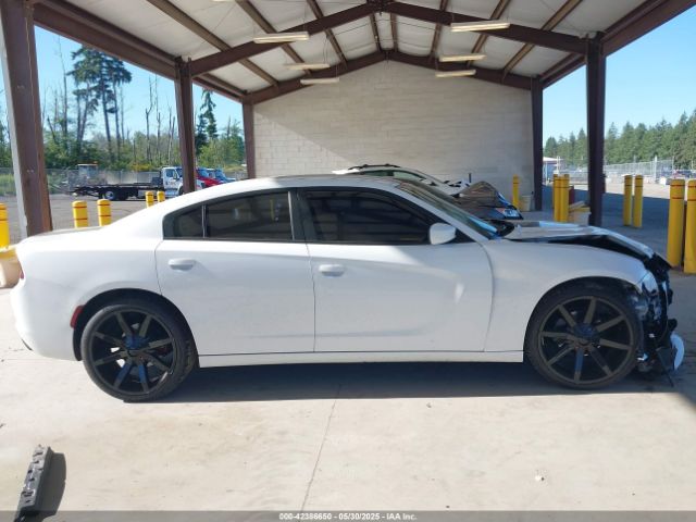 2C3CDXBGXFH856953 Dodge Charger Se