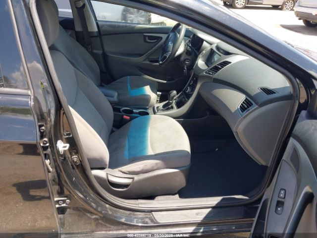 5NPDH4AE2FH594453 Hyundai ELANTRA SE