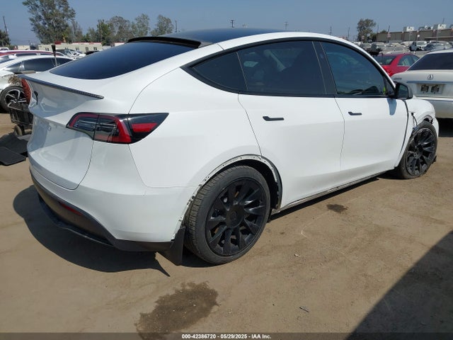 2023 TESLA MODEL Y 7SAYGDEE9PF887283 Photo 3