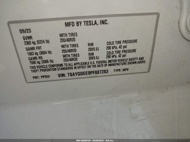 2023 TESLA MODEL Y 7SAYGDEE9PF887283 Photo 8