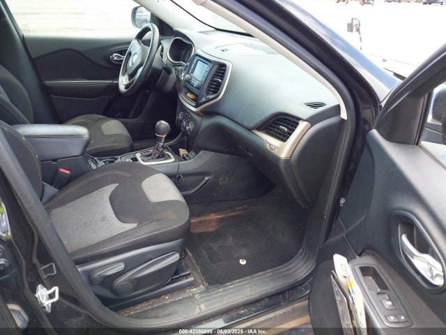 1C4PJLAB8FW733125 Jeep Cherokee