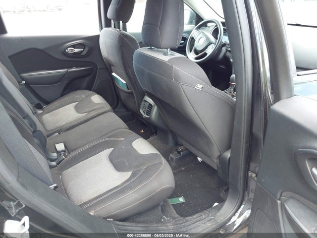 1C4PJLAB8FW733125 Jeep Cherokee
