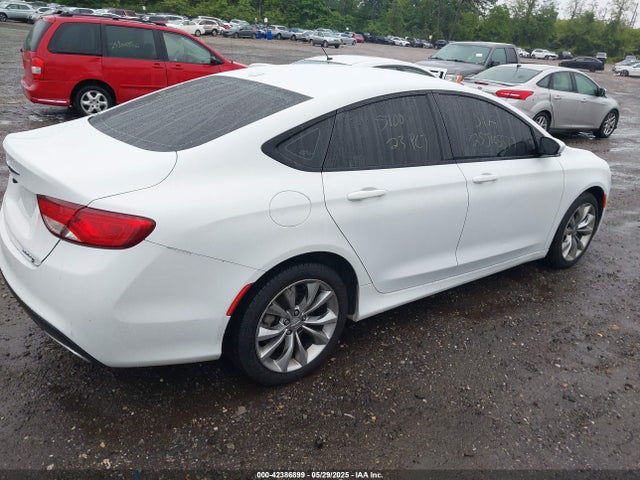 42386899 :رقم المزاد ، 1C3CCCBG5FN515611 vin ، 2015 Chrysler 200 S مزاد بيع
