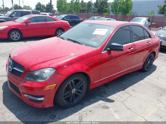 2013 MERCEDES-BENZ C 250 WDDGF4HB9DR244988 Photo 1