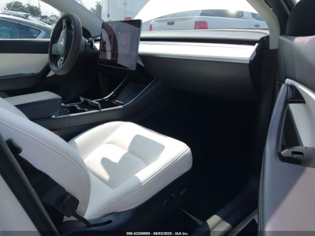 2021 TESLA MODEL Y 5YJYGDEE7MF090894 Photo 4