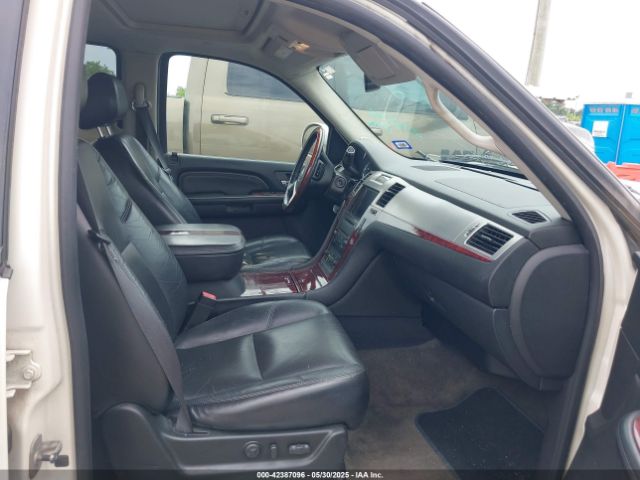 2009 CADILLAC ESCALADE 1GYFK132X9R248668 Photo 4