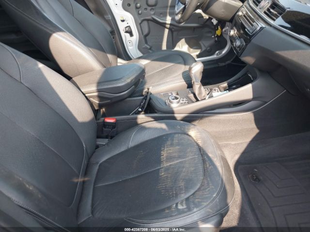 2018 BMW X1 WBXHT3C32J5K23486 Photo 4