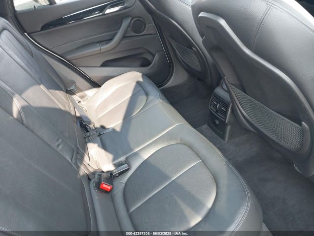 2018 BMW X1 WBXHT3C32J5K23486 Photo 7