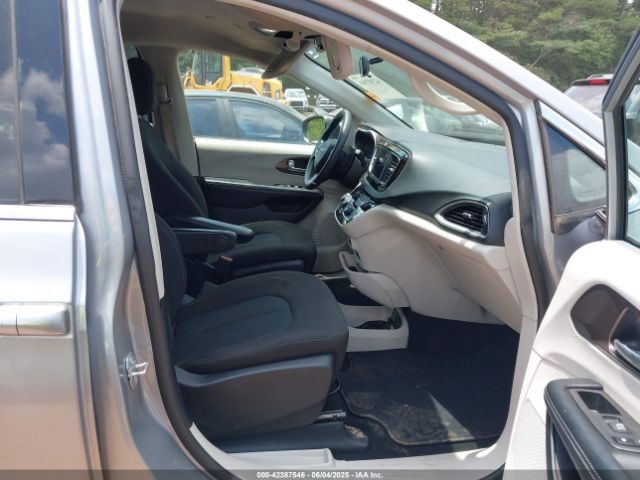 2020 CHRYSLER VOYAGER 2C4RC1CG0LR249132 Photo 4