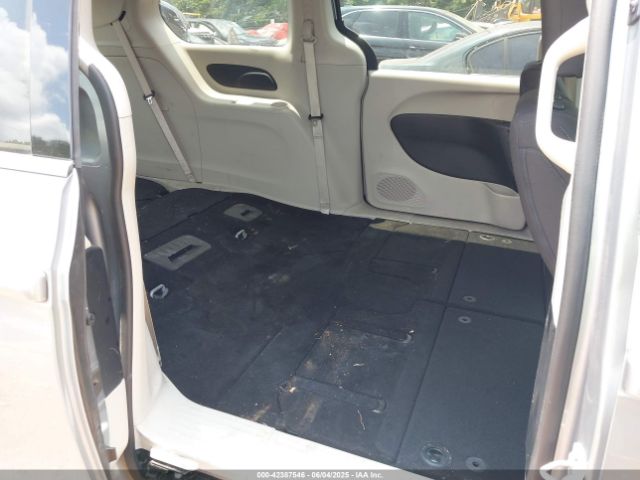 2020 CHRYSLER VOYAGER 2C4RC1CG0LR249132 Photo 7