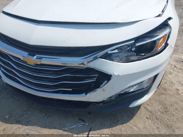 1G1ZD5ST5NF101726 Chevrolet Malibu Fwd Lt