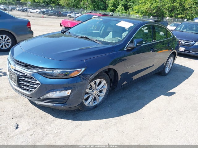 1G1ZD5ST8NF111831 Chevrolet Malibu Fwd Lt