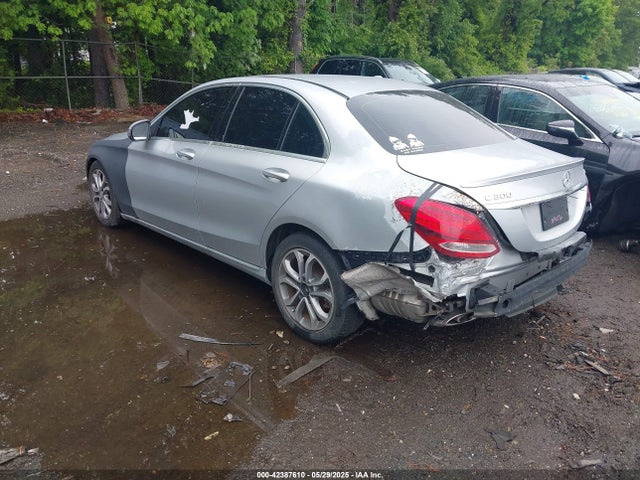 55SWF4JB8HU191016 Mercedes-Benz C 300 Luxury/sport