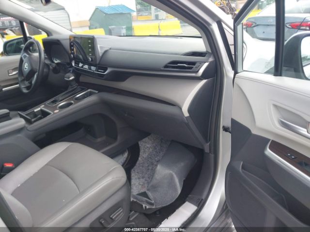 5TDYRKEC9PS171845 Toyota SIENNA XLE