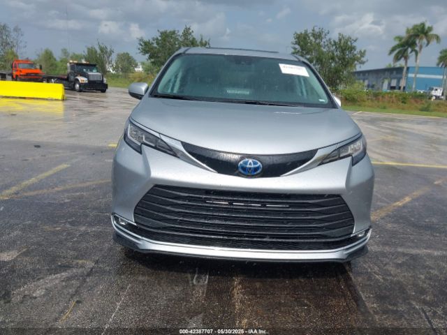 5TDYRKEC9PS171845 Toyota SIENNA XLE