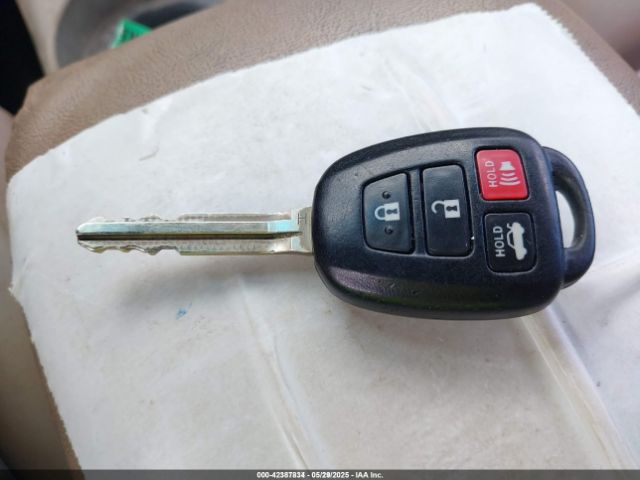 2T1BURHE9EC057229 Toyota Corolla Le Plus