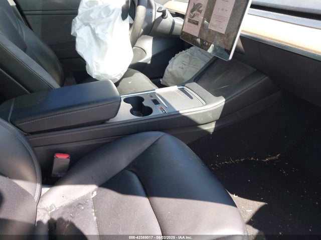 2021 TESLA MODEL 3 5YJ3E1EA7MF853671 Photo 4