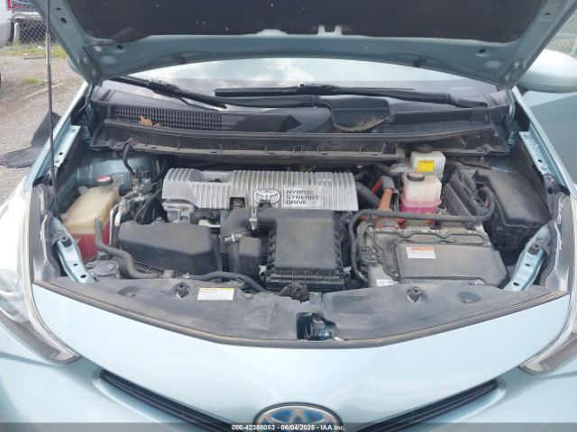 JTDZN3EUXFJ034651 Toyota Prius V Five