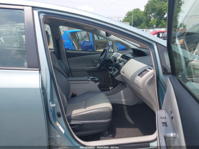 JTDZN3EUXFJ034651 Toyota Prius V Five