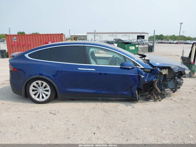 5YJXCBE22LF231533 Tesla 2020