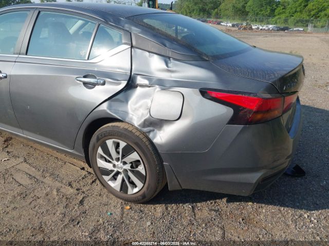 1N4BL4BV4RN437439 Nissan Altima