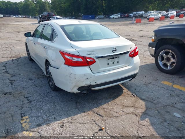 2017 NISSAN ALTIMA 1N4AL3AP1HC126067 Photo 2