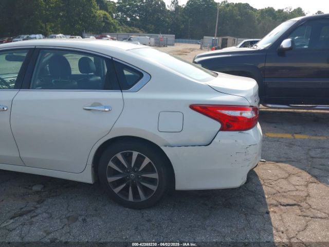 2017 NISSAN ALTIMA 1N4AL3AP1HC126067 Photo 5