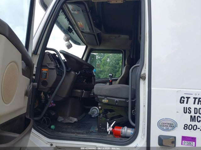 42388302 :رقم المزاد ، 4V4NC9EGXCN566735 vin ، 2012 Volvo Vn Vnl مزاد بيع