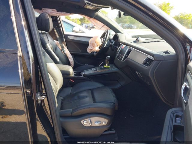 2017 PORSCHE MACAN WP1AB2A56HLB14131 Photo 4
