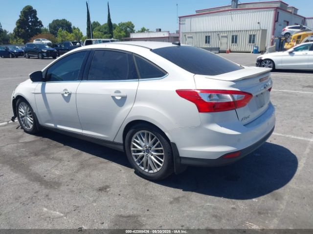 1FADP3J22EL131733 Ford Focus Titanium