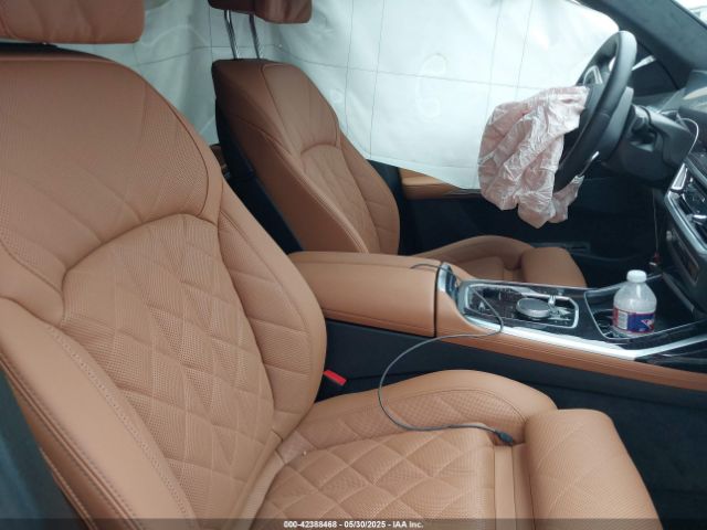 2025 BMW X7 5UX23EM06S9Y05540 Photo 4