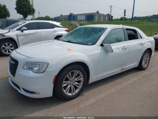 2018 CHRYSLER 300 2C3CCAAG3JH250131 Photo 1