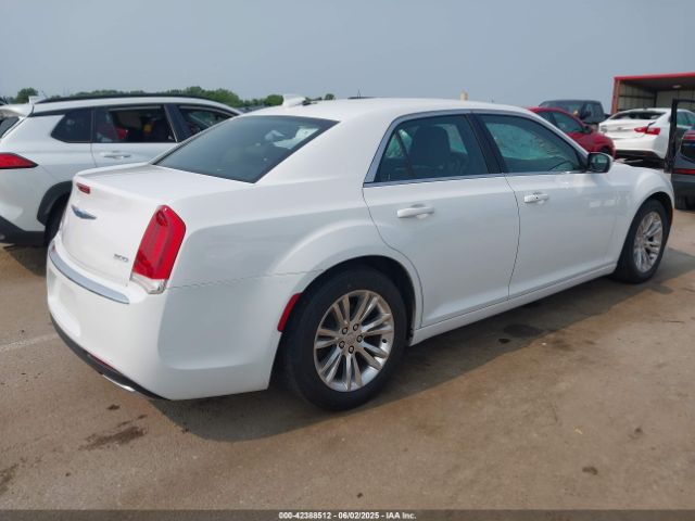 2018 CHRYSLER 300 2C3CCAAG3JH250131 Photo 3