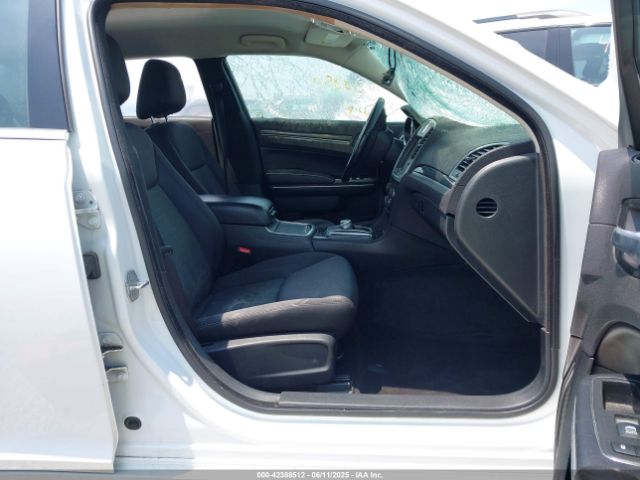 2018 CHRYSLER 300 2C3CCAAG3JH250131 Photo 4