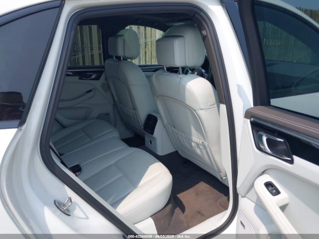 2019 PORSCHE MACAN WP1AB2A52KLB32441 Photo 7