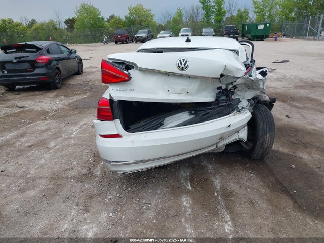 1VWBS7A3XGC037499 Volkswagen 2016