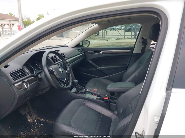 1VWBS7A3XGC037499 Volkswagen 2016
