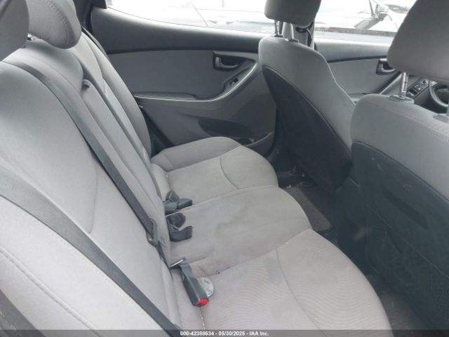 5NPDH4AE2FH592038 Hyundai ELANTRA SE