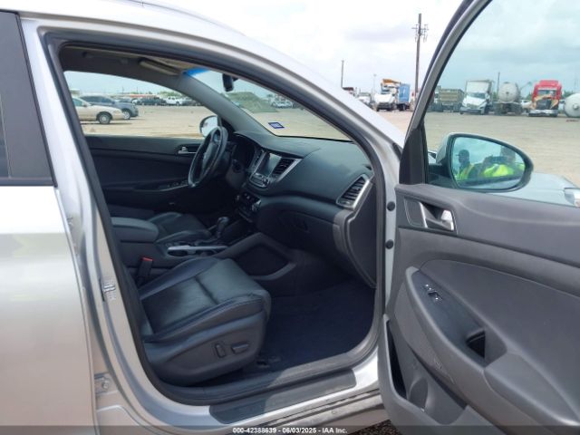 KM8J33A41JU678065 Hyundai Tucson Sel Plus