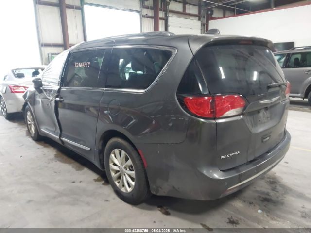2018 CHRYSLER PACIFICA 2C4RC1EG4JR257583 Photo 2