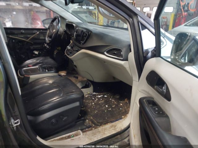 2018 CHRYSLER PACIFICA 2C4RC1EG4JR257583 Photo 4