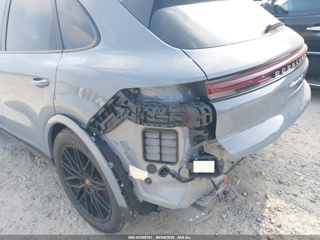 Porsche Cayenne 2024 WP1AL2AY0RDA32737 Image 19