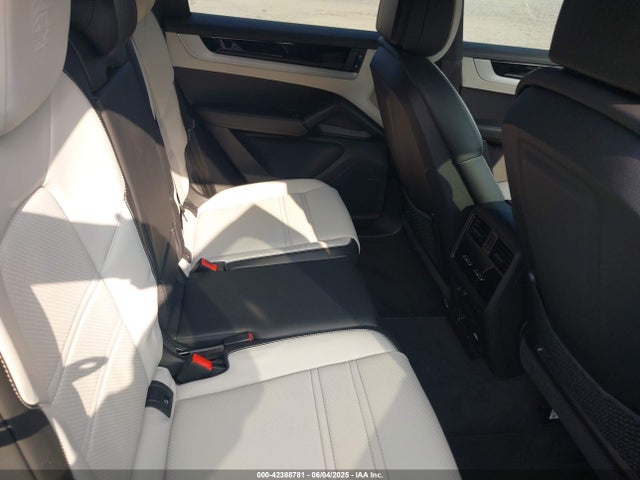 Porsche Cayenne 2024 WP1AL2AY0RDA32737 Image 8